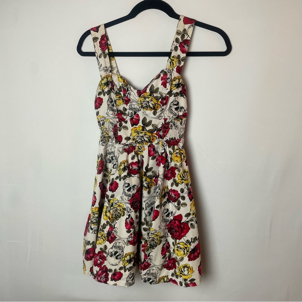 Hot Topic Skull & Roses Dress Fit & Flare Size XS Multicolor Goth Cosplay READ